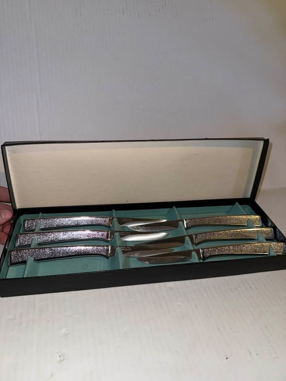 Set of 6 Carvel Hall Stainless USA Steak Knives Hammered Handle 7.75"